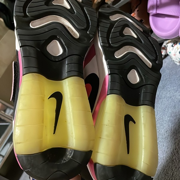 Nike womens shoes air max 200 have a Nike day shoe - Picture 6 of 6